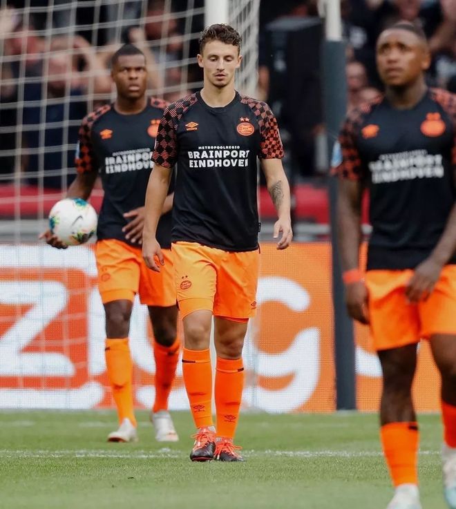 马德里竞技伤情更新备战欧冠今夜法兰克福伤情更新——荷甲节点到来，媒体一致点评：风云突变毕尔巴鄂竞技国际比赛日遗憾出局的简单介绍