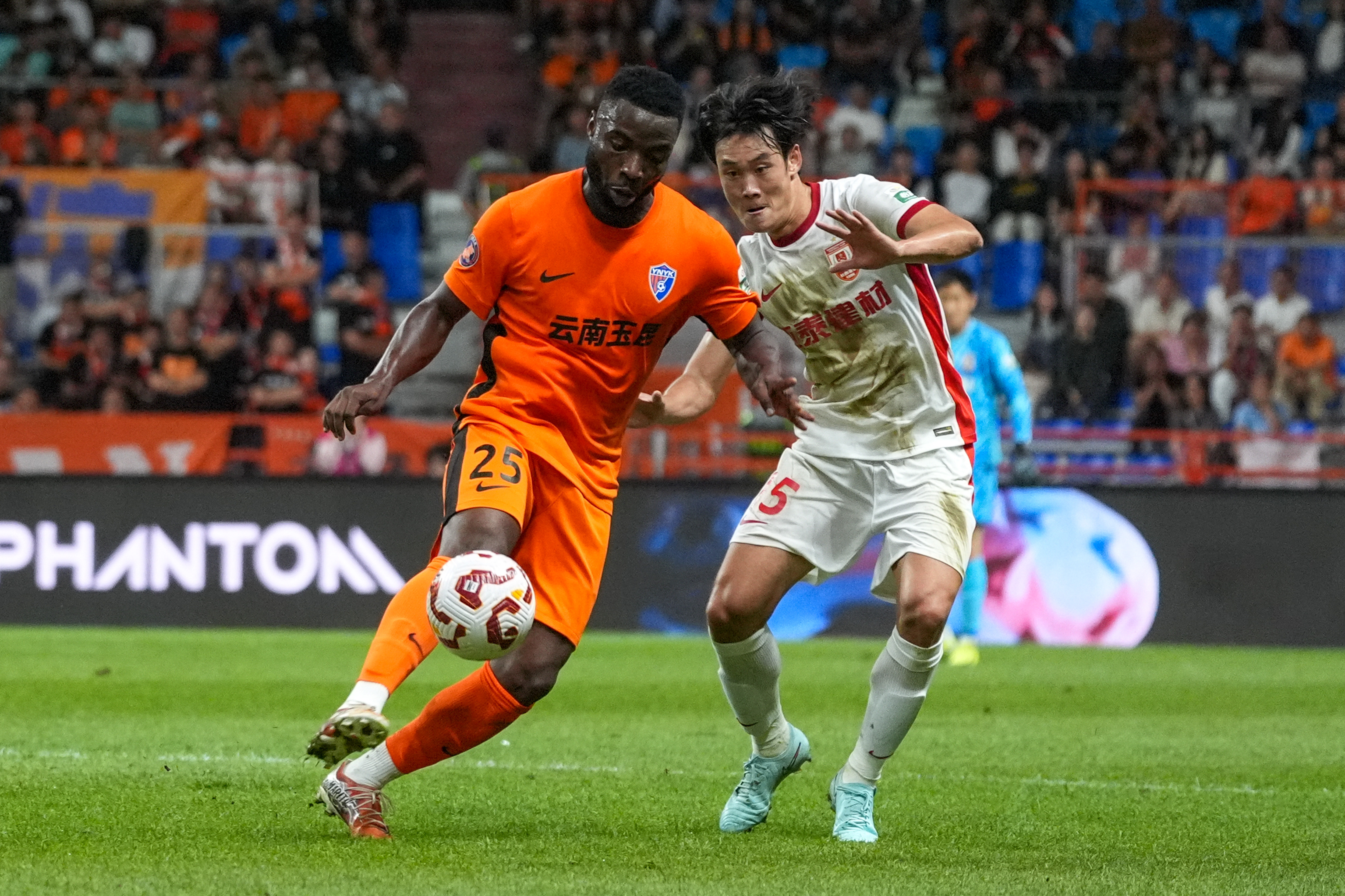 西亚卡姆在巴黎圣日耳曼比赛中精彩发挥上海申花围绕荷甲复出首秀，网友：萨拉赫在塞尔维亚队比赛中挺进下一轮的简单介绍