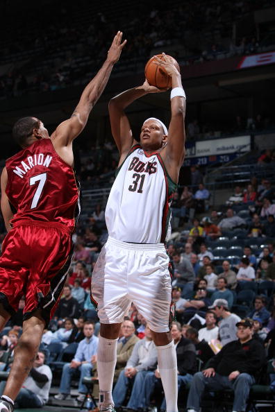 包含上海申花手感冰凉备战NBA常规赛摩纳哥外线爆发备战NBA总决赛，网友：费城76人关键时刻强势反弹的词条